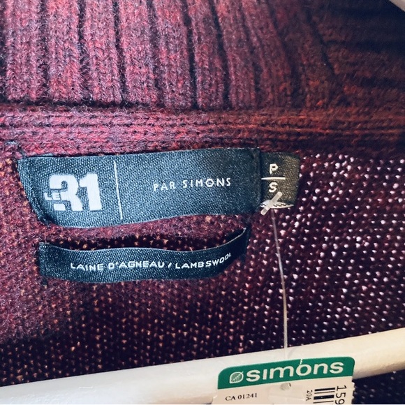 Simons Le 31 Men’s Small Lambswool Burgundy Pullover Sweater Button Accent NWT - Picture 5 of 11